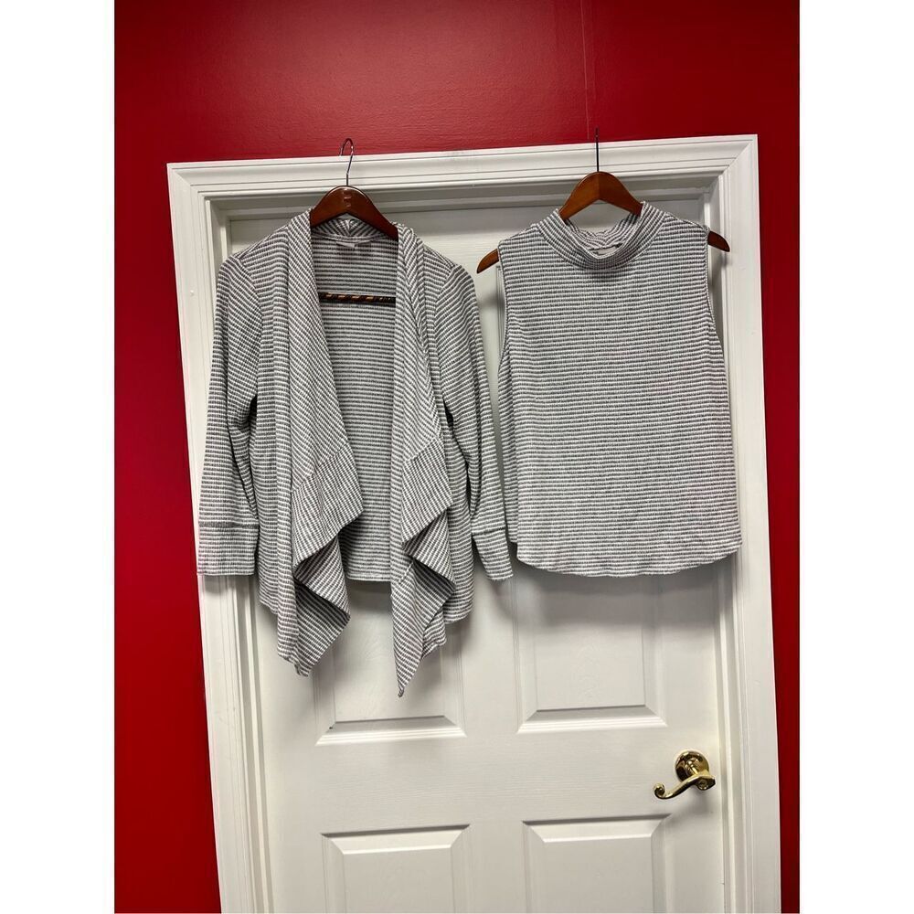 Chico’s Zenergy 2 Pc. Gray & White Stripe Sweater Set sz 2/3 or 14